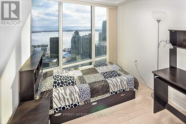 Building Photo - 8 The Esplanade