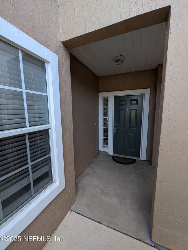 Foto del edificio - 546 Scrub Jay Dr