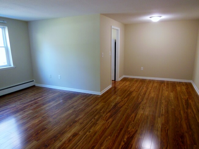 Building Photo - 45 Oakwood Ave