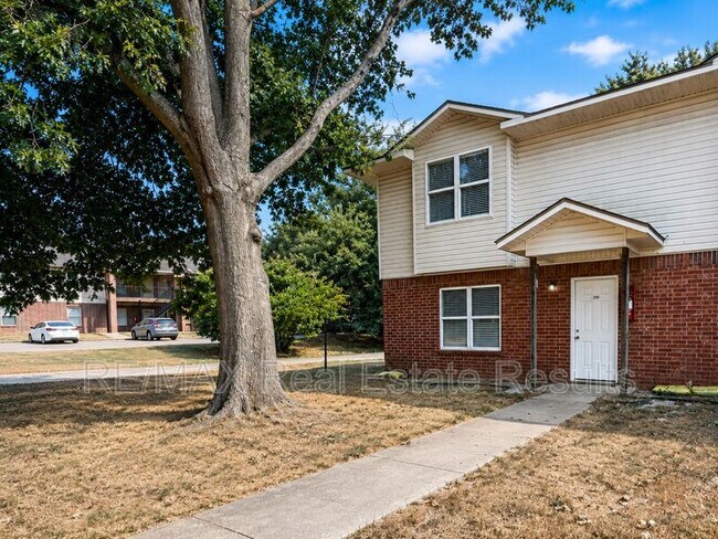 Building Photo - 290 Meadow Ct