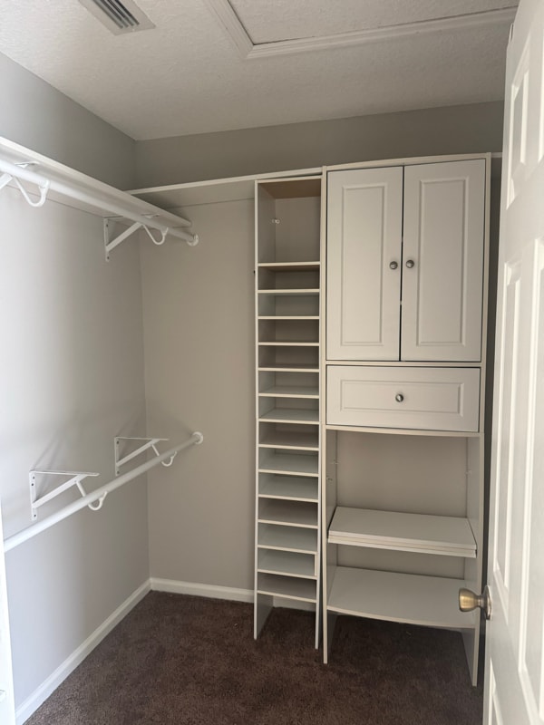 Foto del edificio - 6479 Silver Glen Dr