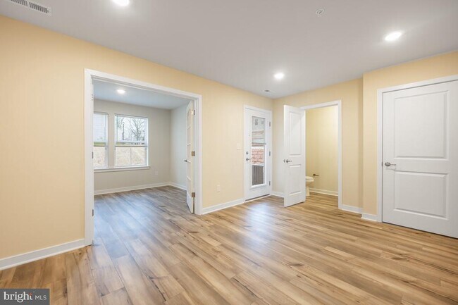 Foto del edificio - 923 Magnolia Ln