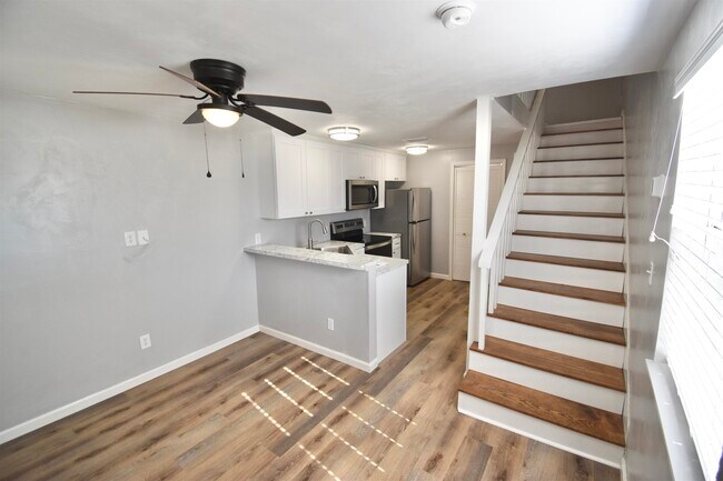 Foto del edificio - 2416 Lake Hall Rd