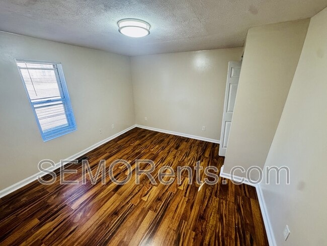 Foto del edificio - 335 Edgewood Rd