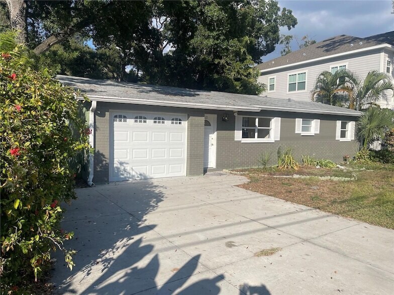 Primary Photo - 4513 W Gray St