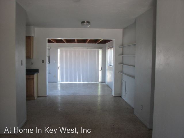 Building Photo - 2 br, 1 bath House - 3 Sixth Avenue