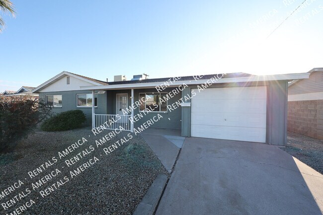 Foto del edificio - 601 N 73rd Pl