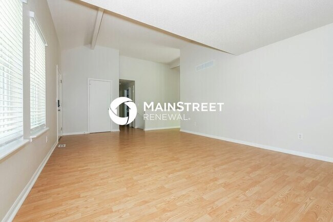 Foto del edificio - 3 Bedroom Pet-Friendly Home in KANSAS CITY...