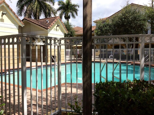 Foto del edificio - 8846 W Flagler St