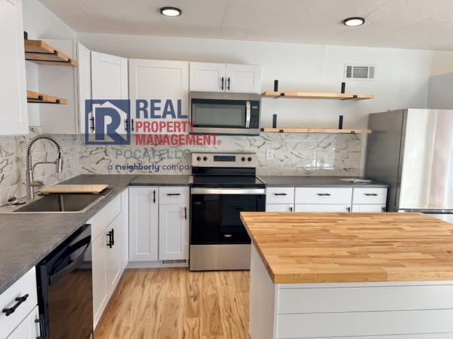 Foto del edificio - 2377 Gail Dr.