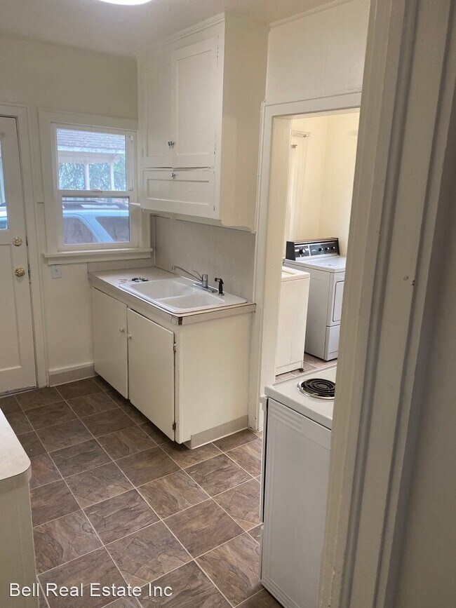 Building Photo - 3 br, 1 bath House - 1753 Villard Street