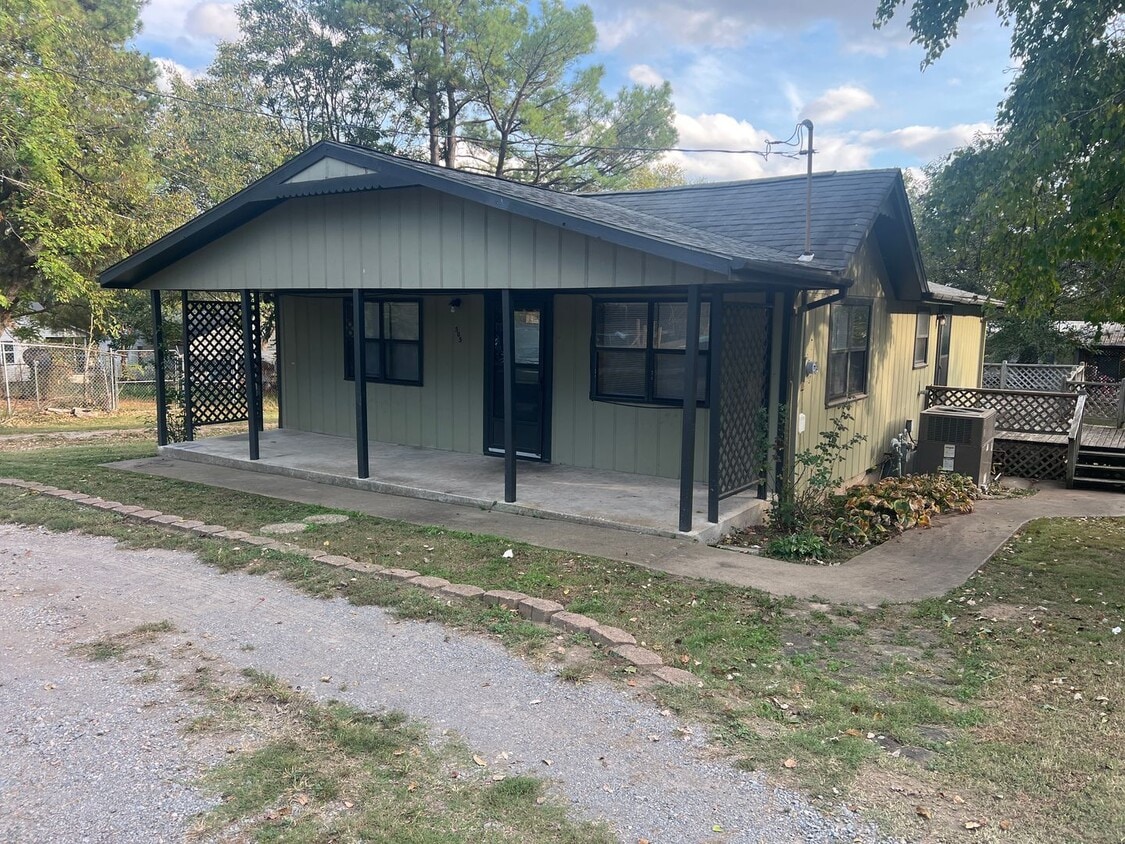 Primary Photo - comfortable and convenient : 3-bedroom, 1-...