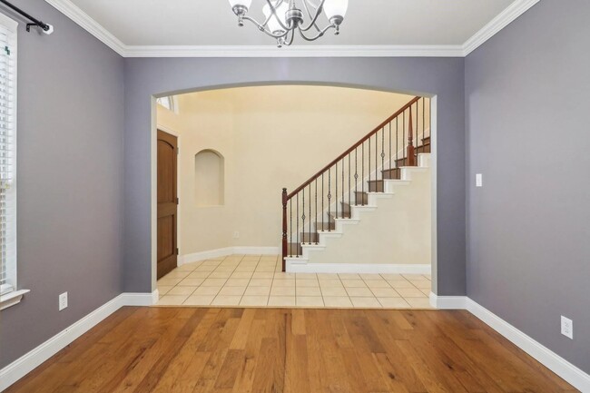 Building Photo - 3813 Edward Dr