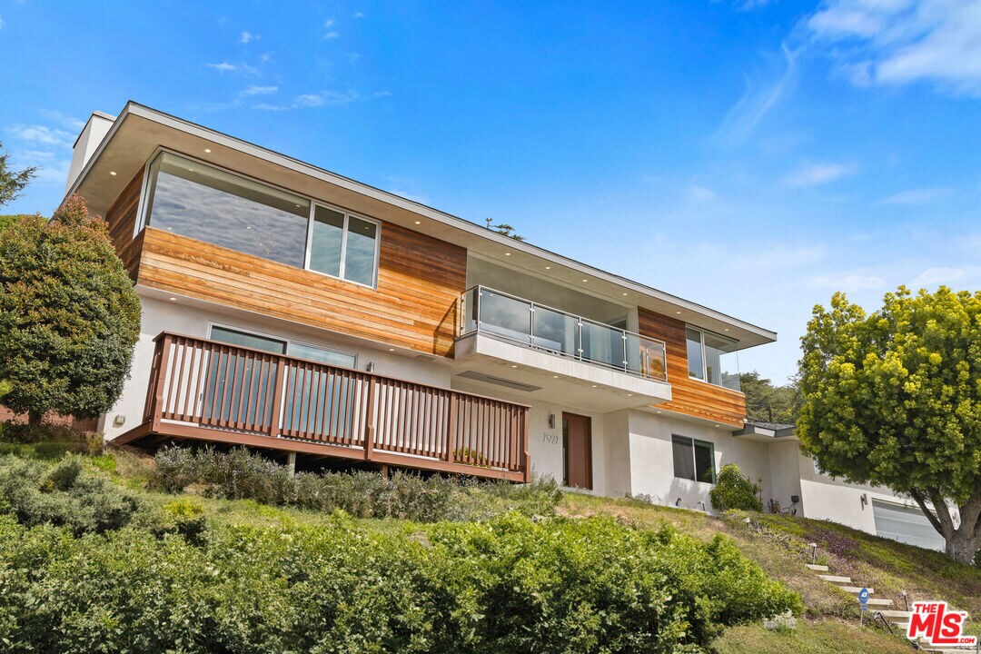Primary Photo - 7927 Oceanus Dr
