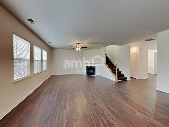 Foto del edificio - 128 Cherry Bark Dr