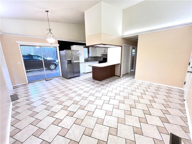 Building Photo - 44 Billingsley Dr