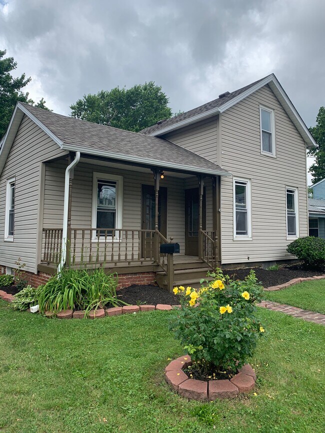 318 N Lyman St, Wadsworth, OH 44281 House Rental in Wadsworth, OH