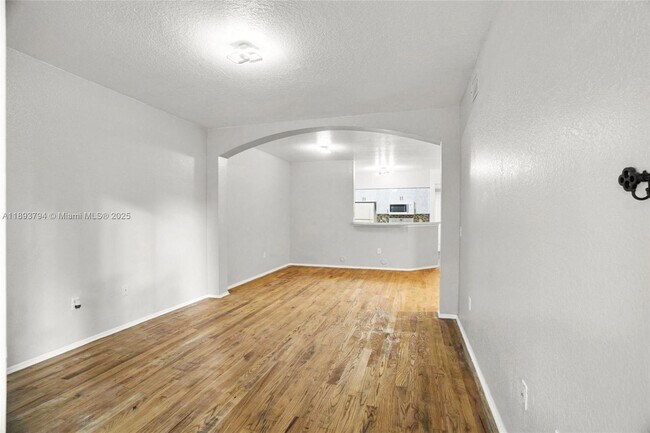 Building Photo - 1008 Belmont Ln