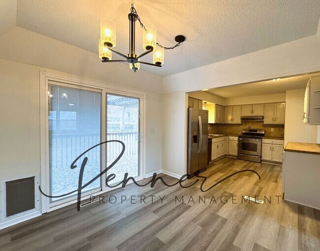 Building Photo - 101 SW Chicago St