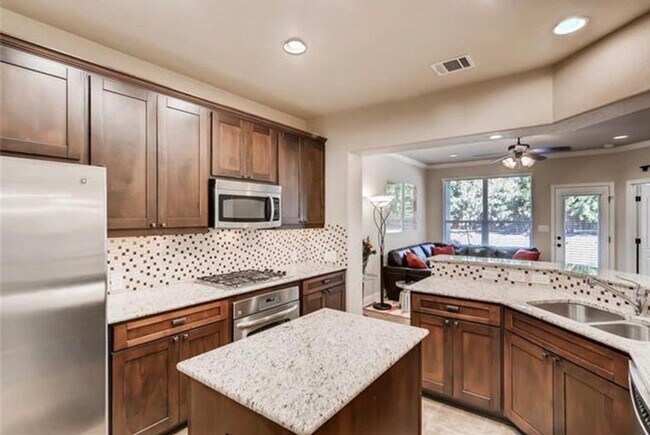 Foto del edificio - 15327 Origins Ln