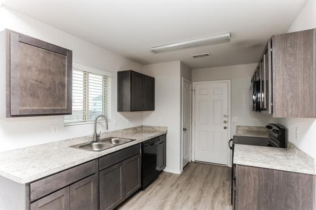 Foto del edificio - 1405 Mark Ln