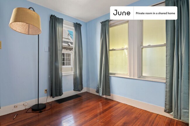 Building Photo - Room in Shared 6 bed/2 bath home in Allston