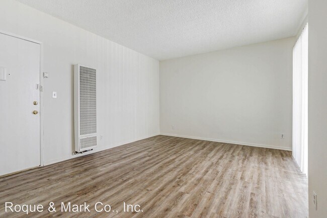 Building Photo - Studio, 1 bath Apartment - 1705 Purdue Ave...