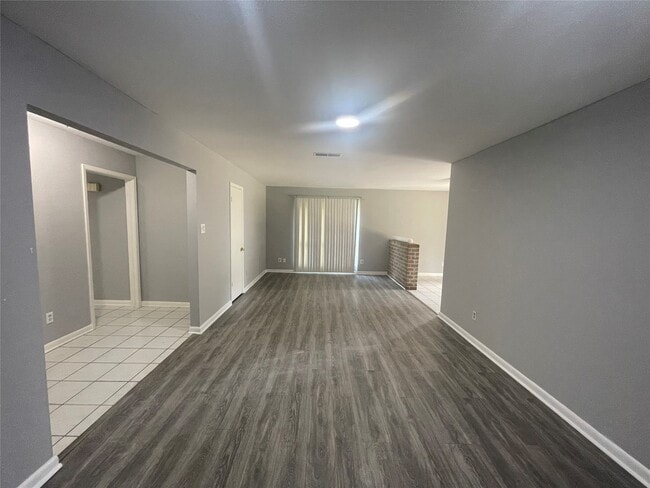 Building Photo - 9007 Bunny Run Dr