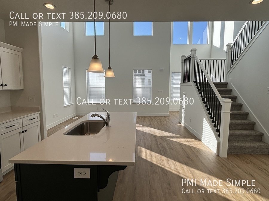 Primary Photo - Lovely 3-Bedroom Townhouse in Lehi