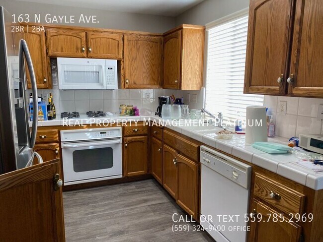 Foto del edificio - 163 Gayle Ave
