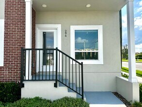 Building Photo - 296 N Oak Ave
