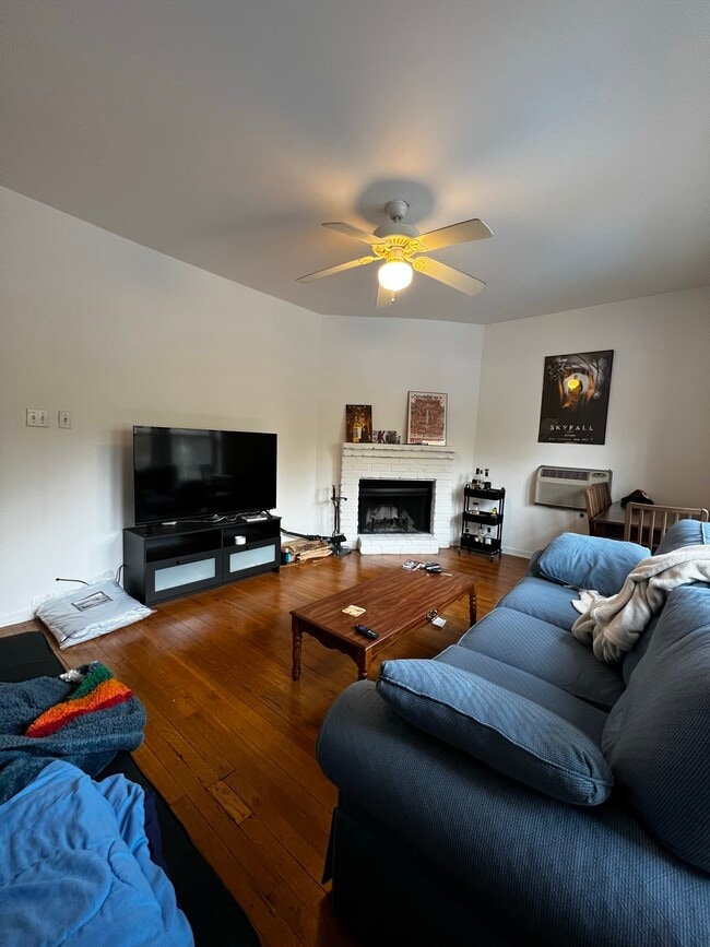 Building Photo - 519 W Deming Pl