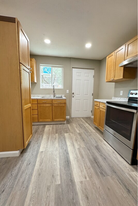 Building Photo - 120 W Blacklidge Dr