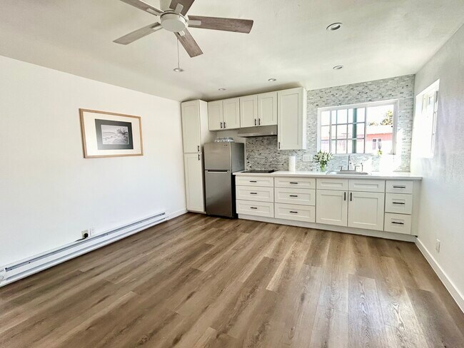 Cocina (Renovada en 2025) - 327 W D St