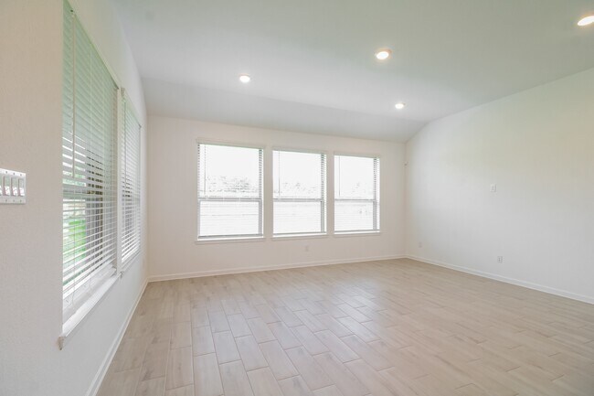 Foto del edificio - 4222 Redford Valley Rd