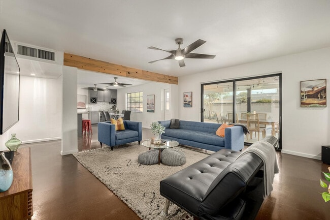 Foto del edificio - 8335 E Weldon Ave