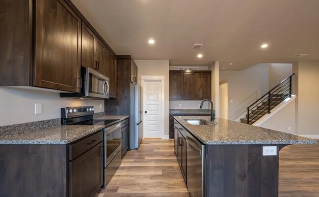 Foto del edificio - 3 bed, 2.5 bath Townhome in Ammon!!