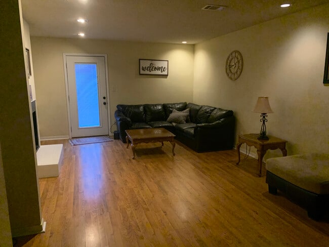 Building Photo - 4264 Brookside Dr