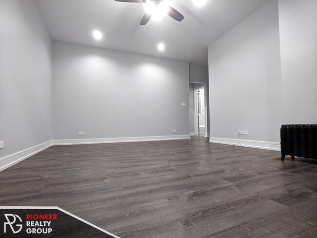 Foto del edificio - 6115 N Winthrop Ave
