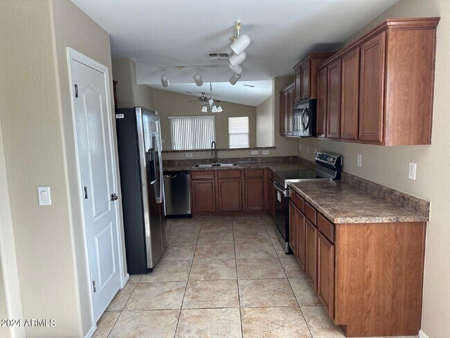 Building Photo - 41800 W Avella Dr