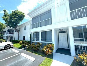 Building Photo - 6245 Bay Club Dr