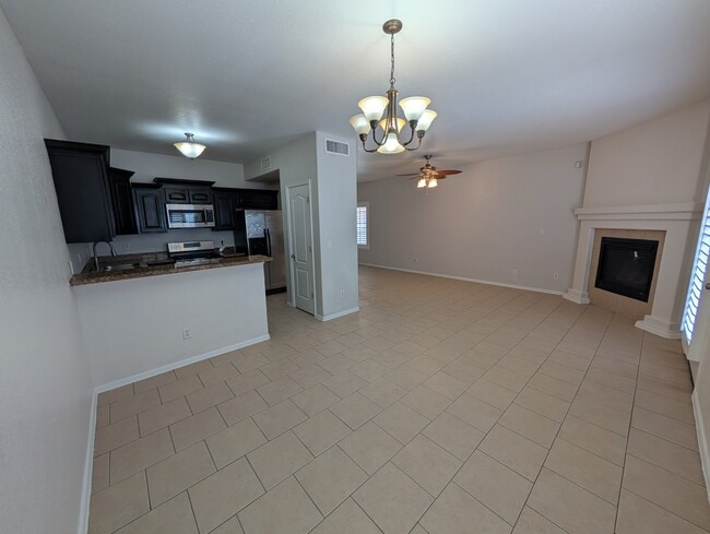 Building Photo - 529 Green Village Ct