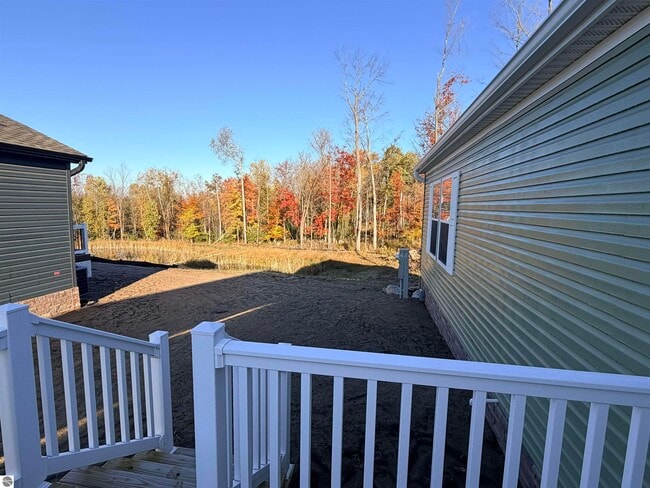 Building Photo - 2151 Alta Vista Dr