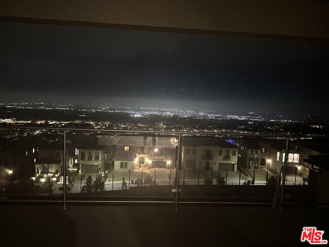 Foto del edificio - 20254 Willoughby Ln