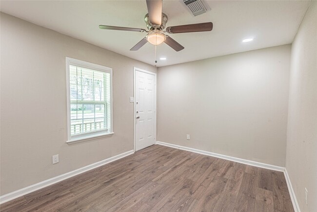 Foto del edificio - 2110 N Galveston Ave