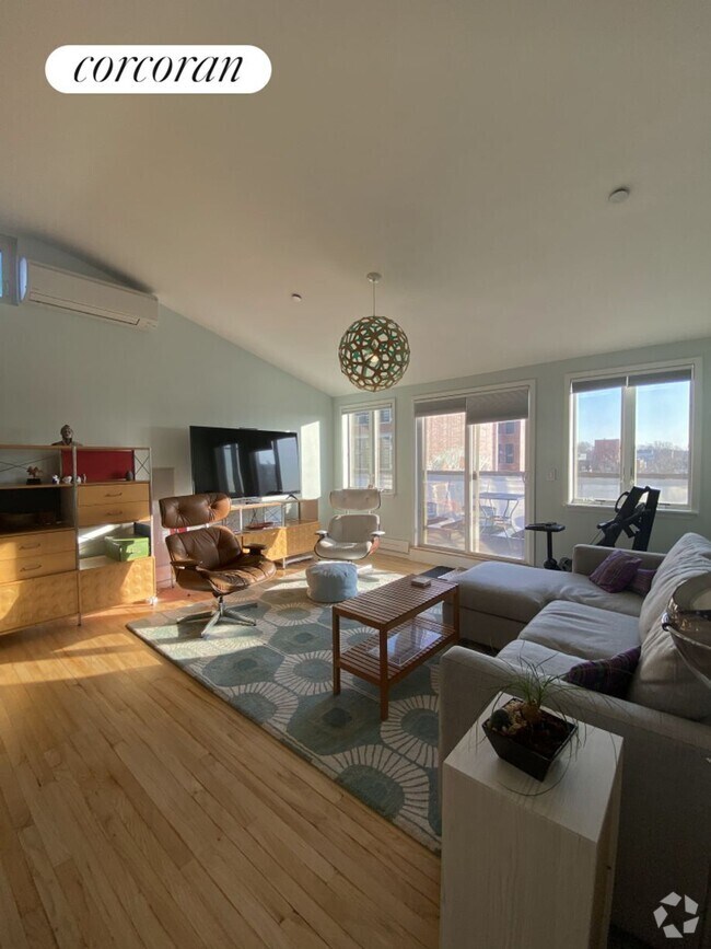 South Slope Apartments for Rent with Hardwood Floors Brooklyn, NY