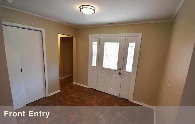 Building Photo - 581 E Rahn Rd