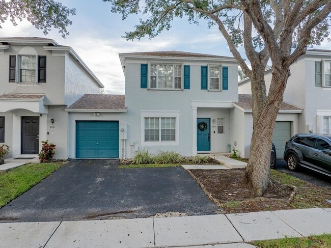 Building Photo - 9681 Santa Rosa Dr