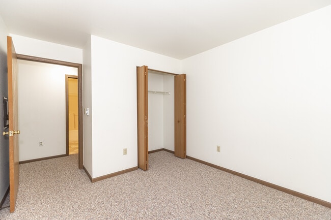 Building Photo - Weston Pines