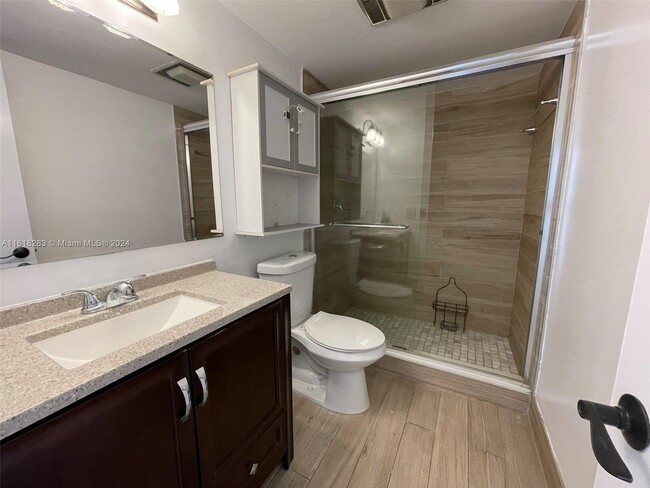 Foto del edificio - 3800 N Hills Dr